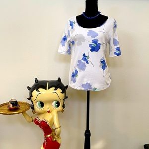Croft & Barrow Classic Blue Floral Tee Size M